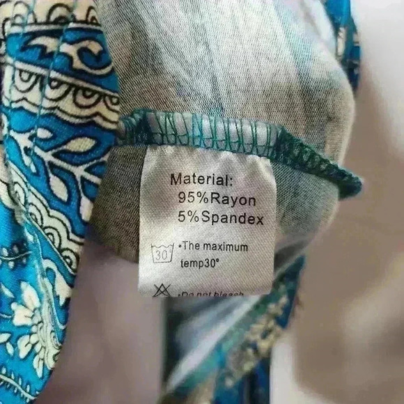 women's amazon top blue geometric print size small - Picture 5 of 6